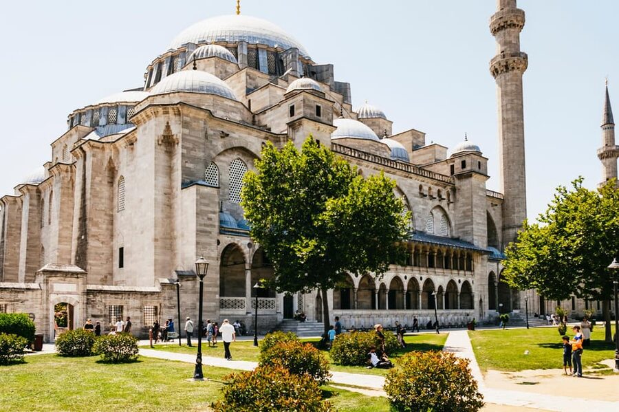 Istanbul: Hagia Sophia, Blue Mosque, Suleymaniye Mosque Tour - Hagia Sophia: 1,500 years of reinvention, and the real payoff of skip-the-line