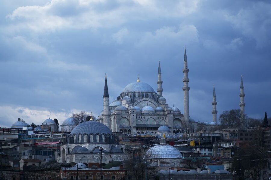 Istanbul: Hagia Sophia, Blue Mosque, Suleymaniye Mosque Tour - The Blue Mosque (Sultan Ahmed Mosque): tiles, rules, and what to notice