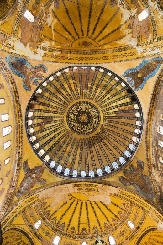Istanbul: Hagia Sophia Guided Tour with Optional Ticket - The 30 minutes you get: what the guided exterior tour covers