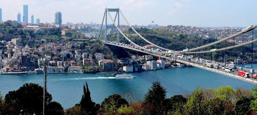 Istanbul Half-Day Tour and Bosphorus Cruise - Beylerbeyi Palace: Ottoman Grandeur With Eastern, Turkish, and Western Motifs