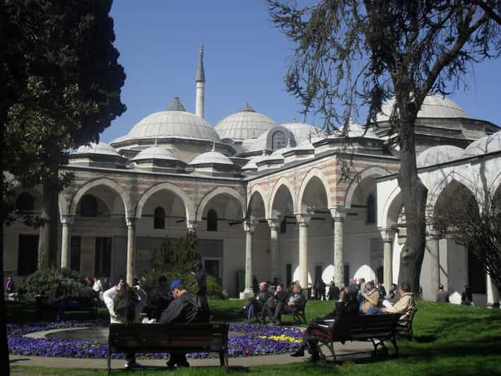 Istanbul: Half-Day Tour with Topkapi Palace - What the private group format changes in a short day
