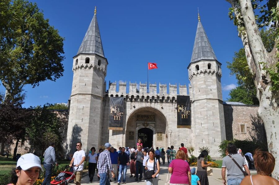 Istanbul: Half-Day Tour with Topkapi Palace - Entering Hagia Sophia, from basilica origins to mosque identity