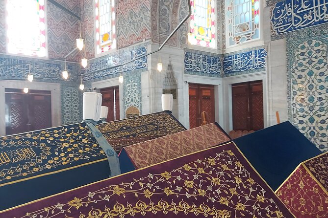 Istanbul Highlights! Blue Mosque, Hagia Sophia, Topkapı and More! - Hippodrome Square stops: German Fountain, Obelisk of Theodosius, Serpent Column