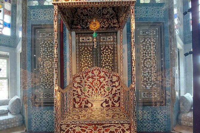 Istanbul Highlights! Blue Mosque, Hagia Sophia, Topkapı and More! - Grand Bazaar: a fast look at the markets, not a full shopping day