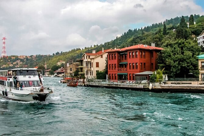 Istanbul Highlights Bosphorus Stops 1 +2 (Europe + Asia) - Bosphorus Strait Cruise: The Views Are the Main Course