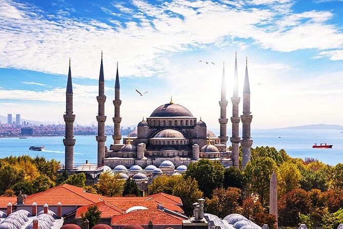 Istanbul Highlights: Half Day Morning Tour - Stop 1: Blue Mosque, six minarets and a dome full of color