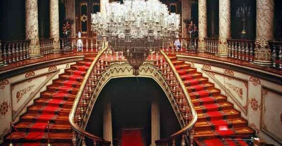 Istanbul Highlights: Two Continents Half-Day Tour - Dolmabahçe Palace: where European details meet Ottoman power
