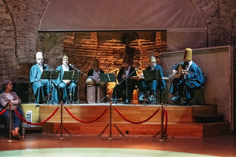 Istanbul Hodjapasha Whirling Dervishes Show & Exhibition - The Hodjapasha exhibition, why you should arrive early
