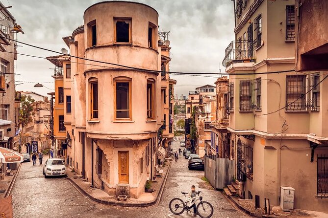 Istanbul in Colors: Balat Tour - Pace, footwear, and how to not hate the cobblestones
