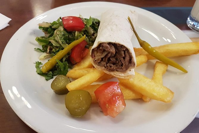 Istanbul Kadikoy Private Food Tour with 12+ Local Tastings - Stop 4, Güneşlibahçe Sokağı Lahmacun and Market Life