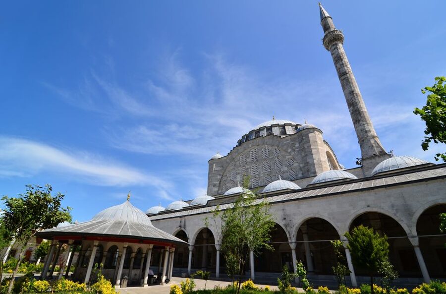 Istanbul: Maiden Tower visit, Istanbul Europe & Asian Tour - Üsküdar Promenade: Bosphorus views that feel like real life