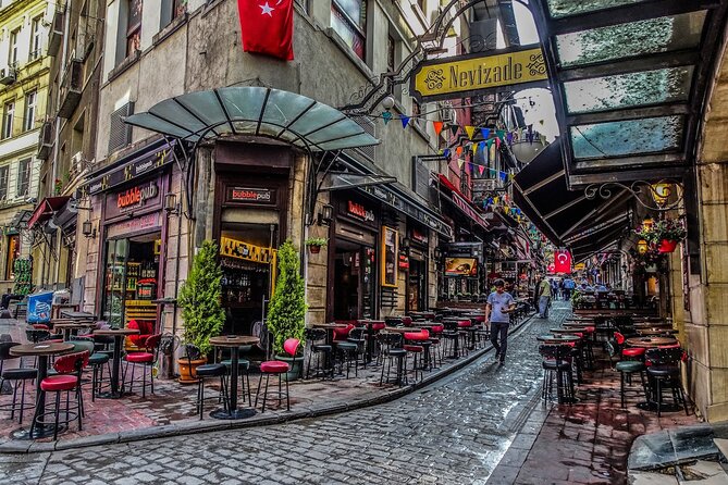 Istanbul Modern City - Galata & Pera & Taksim Guided Walking Tour - How guides turn the street into real context