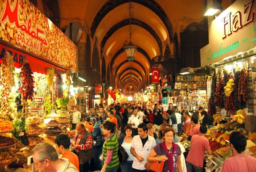 Istanbul: Morning Bosphorus Boat Tour with Spice Bazaar - Inside the Egyptian Market: built 1597 to 1664 and built for smelling