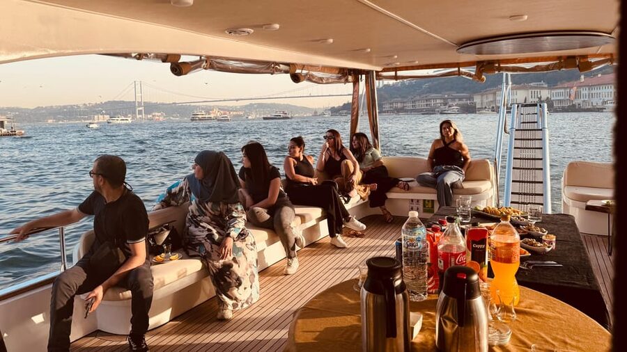 Istanbul: Morning or Sunset Cruise with Guide and Snacks - Dolmabahçe Palace views: the waterfront starting story