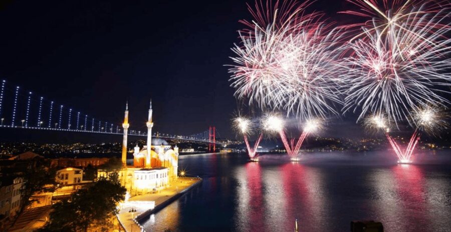 Istanbul: New Year's Eve Bosphorus Dinner Cruise Party 2026 - Key things to know before you go