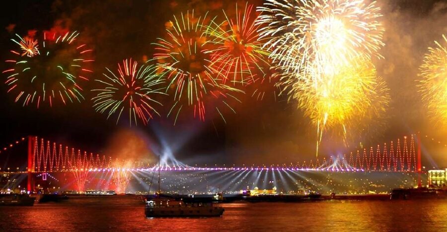 Istanbul: New Year's Eve Cruise Between Two Continents - How the 5-Hour Schedule Actually Plays