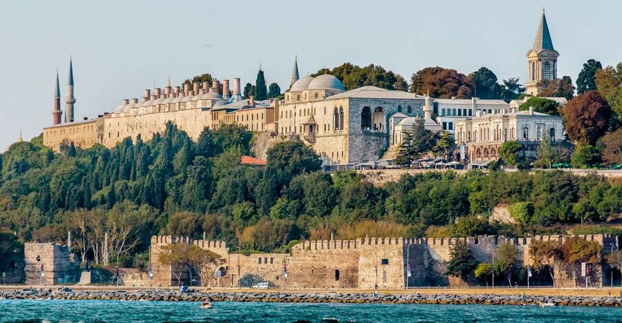 Istanbul: Old City Full-Day Tour with Lunch and Hotel Pickup - Pickup and getting oriented around Sultanahmet
