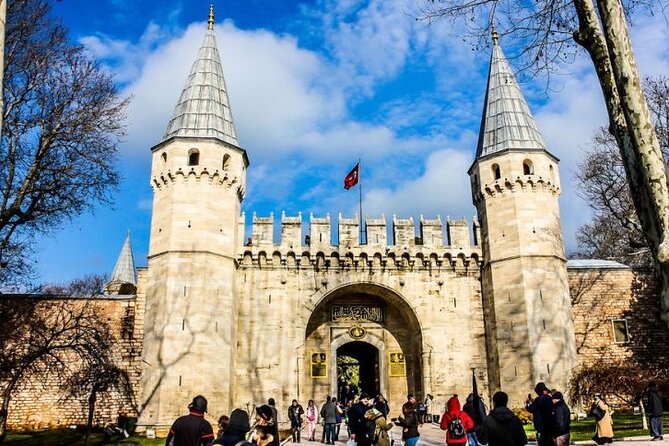 Istanbul Old City Guided Walking Tour - German Fountain stop: a breath before the next big push