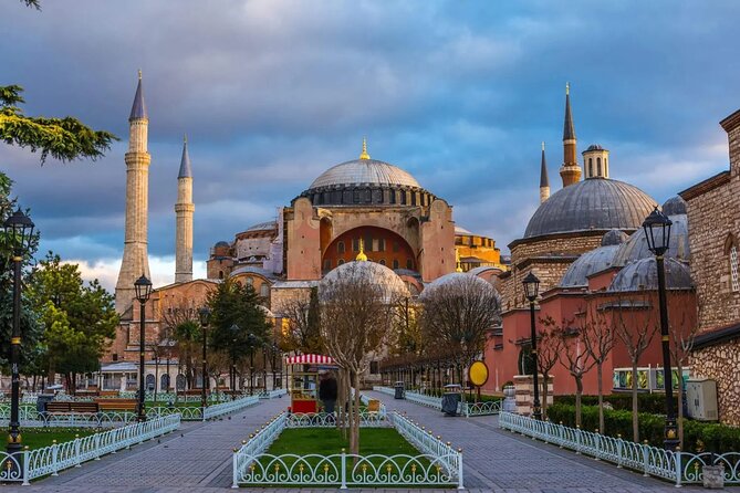 Istanbul Old City Guided Walking Tour - Topkapi Palace: Ottoman power shown in everyday space