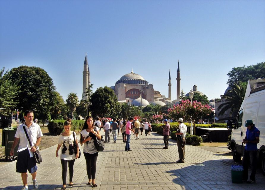 Istanbul Old City to Grand Bazaar Tour - Grand Bazaar walk: when it’s open, when it’s closed