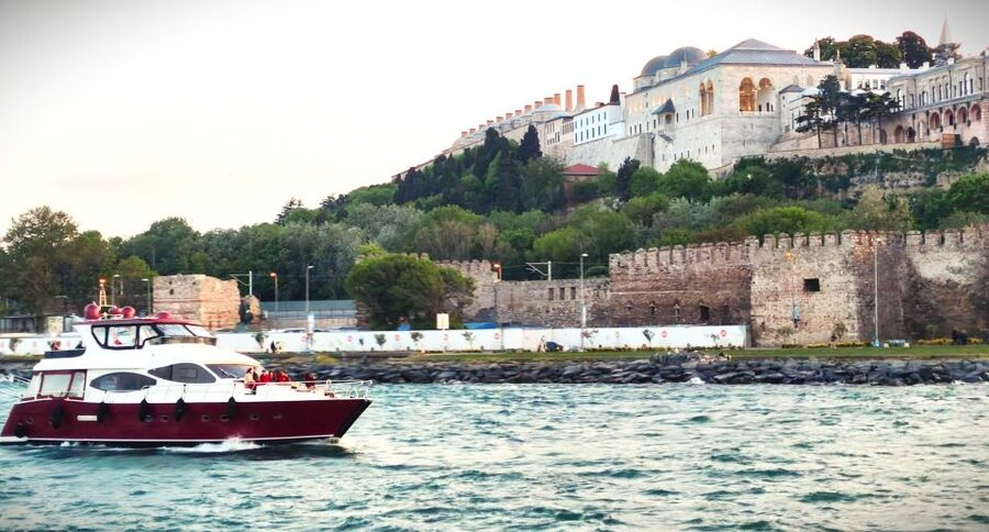 Istanbul: Old City Tour and Luxury Sunset Bosphorus Cruise - Price and tickets: where your extra money might go