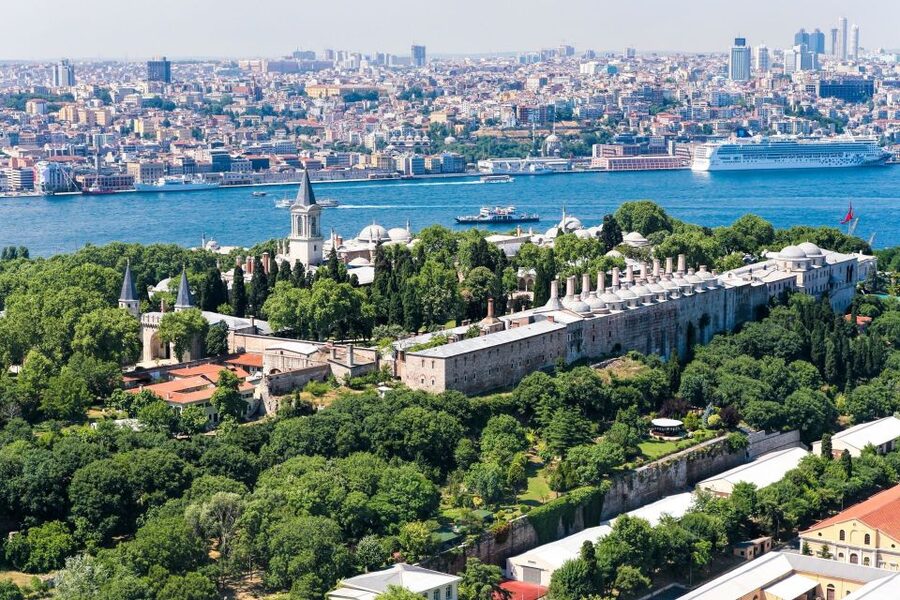Istanbul: Old City Tour and Luxury Sunset Bosphorus Cruise - Luxury Bosphorus sunset cruise on a glass yacht