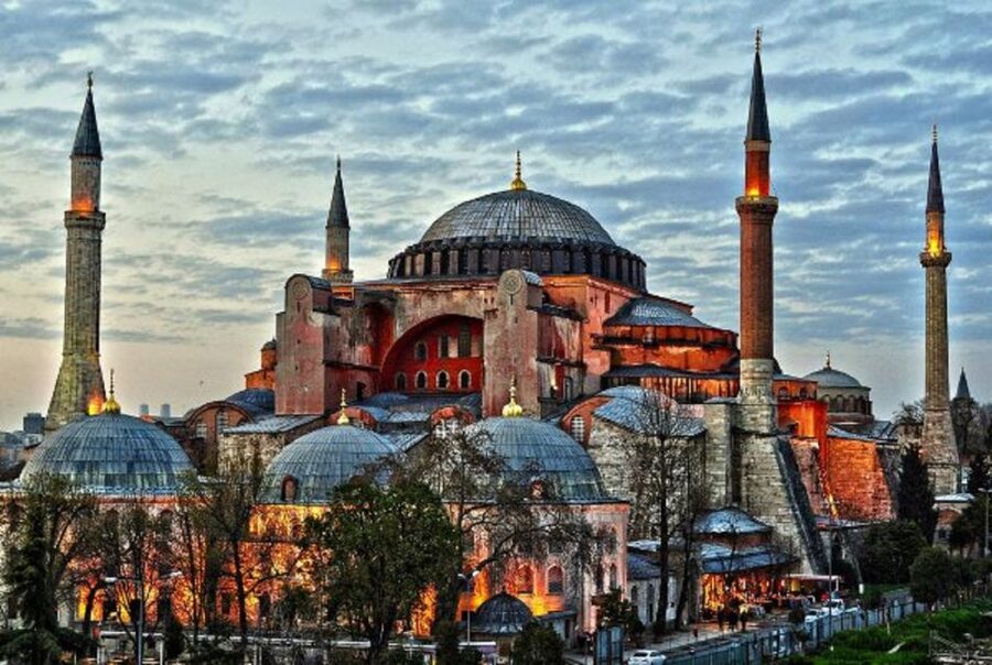 Istanbul: Old Town Tour and Bosphorus Lunch Cruise - From the Hippodrome to Theodosius: starting with power and public life