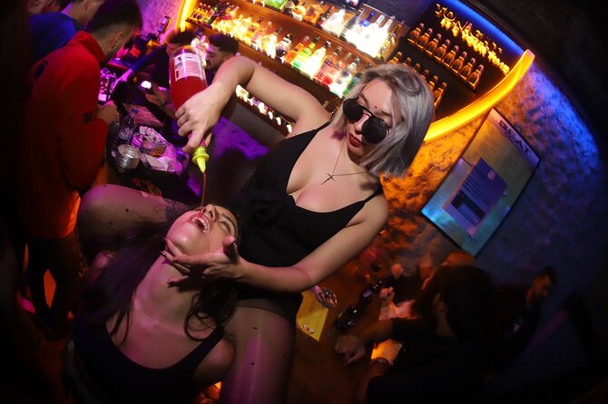 Istanbul Party Pub Crawl with Party Bus in Sultanahmet and Taksim - Where you start in Sultanahmet, and why that matters