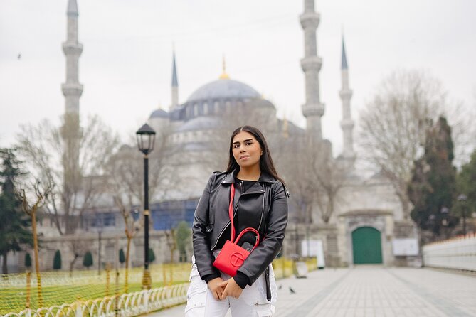 Istanbul Photoshoot at Top Spots - Sultanahmet Square finish: a clean wrap-up to your photo story