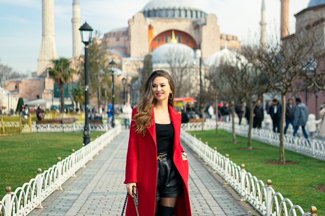 Istanbul Photoshoot at Top Spots - Pose coaching, outfit changes, and keeping it comfortable in 2 hours