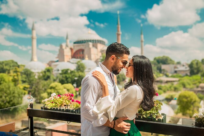 Istanbul Photoshoot Tours - Stop 1 at Hagia Sophia: classic silhouettes with an easy background