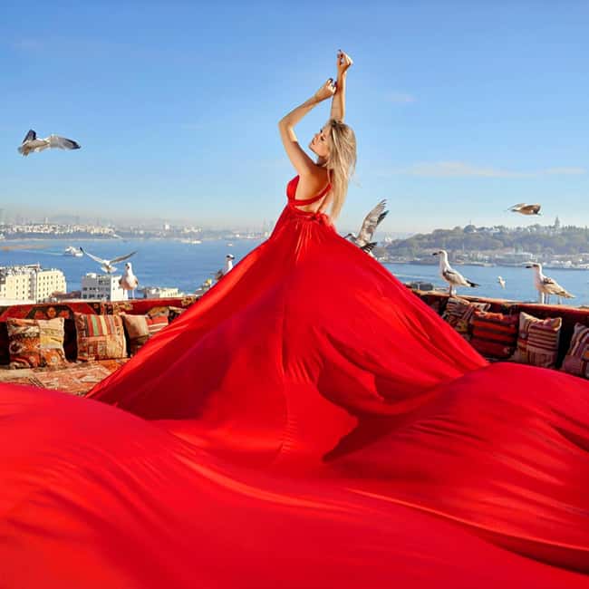 Istanbul: Photoshoot with Professional Photographer - Choosing your route: Sultanahmet, Galata, Balat, or rooftop Flying Dress