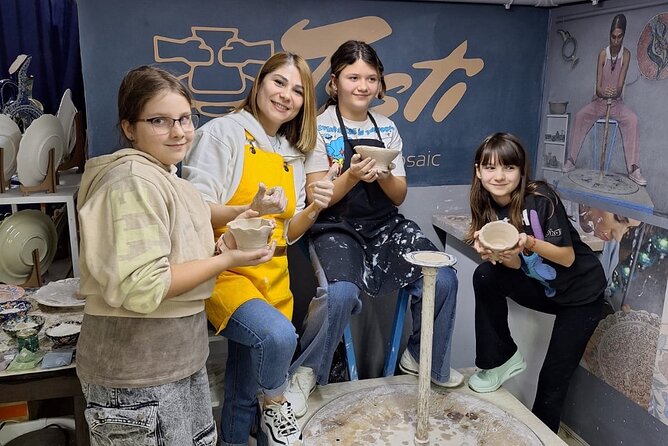 Istanbul Pottery Workshop Class - Tea Break + Gallery Time: The Part People Underestimate