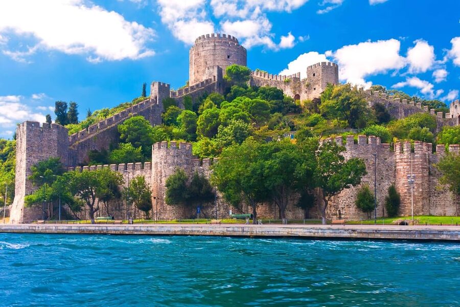 Istanbul: Private Bosphorus Strait Sightseeing Yacht Cruise - Practical tips for a smoother cruise and better photos