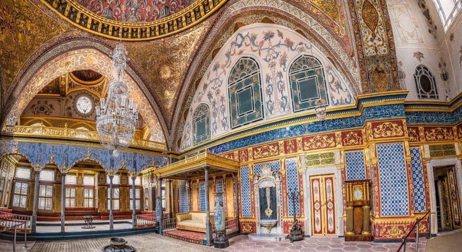 Istanbul: Private Guided Walking Tour - Topkapi Palace: Ottoman power in everyday form