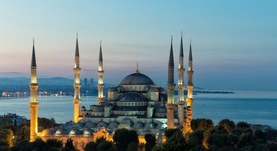 Istanbul: Private Guided Walking Tour - Pick your start point near Alman Çeşmesi and the German Fountain