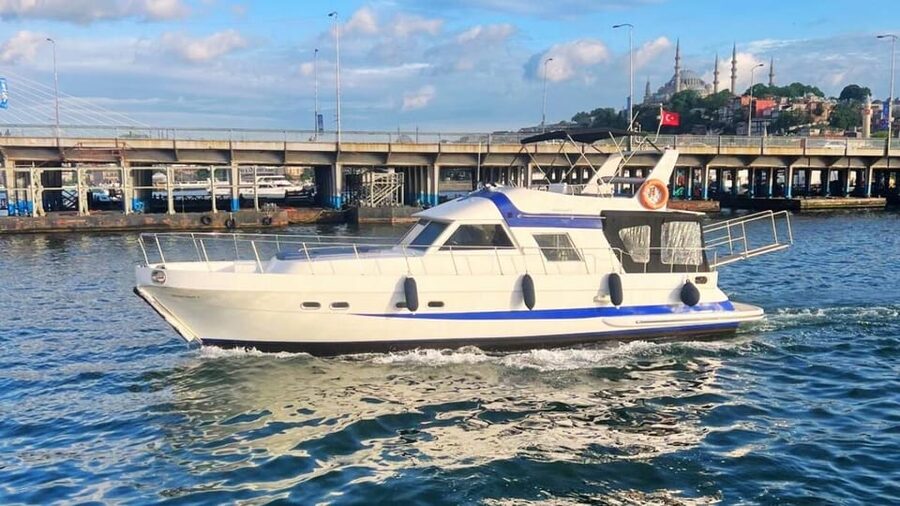 İstanbul:Private Luxury Yacht on Bosphorus 14 Meter(46 feet) - Key Things That Make This Bosphorus Yacht Charter Worth It
