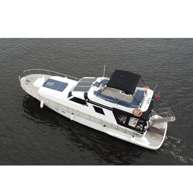 İstanbul:Private Luxury Yacht on Bosphorus 14 Meter(46 feet) - Who Should Book This Yacht Charter