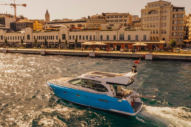Istanbul Private Luxury Yacht on Bosphorus 14 mt 46feet - On-board comforts: snacks, tea, shawls, and the crew’s small wins