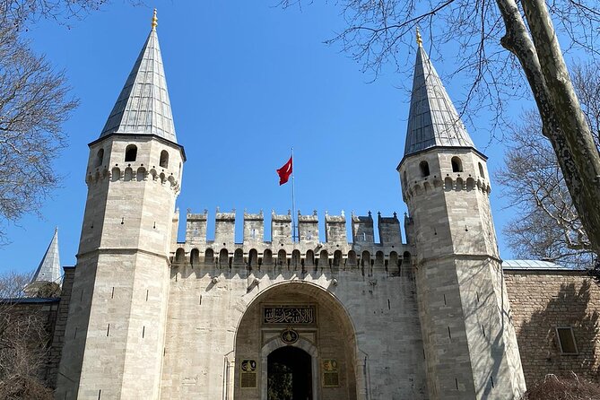 Istanbul Private / Mini Group Shore Excursions from Cruise port - Topkapi Palace with the weapons section: power, administration, and objects