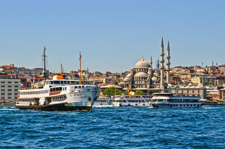 Istanbul: Private Old City Tour with Bosphorus Cruise - Old City streets and the Hippodrome area: the logic of the map