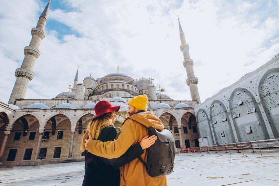 Istanbul: Private photoshoot at Hagia Sophia&Blue Mosque - Sultanahmet is perfect for a two-landmark photo session
