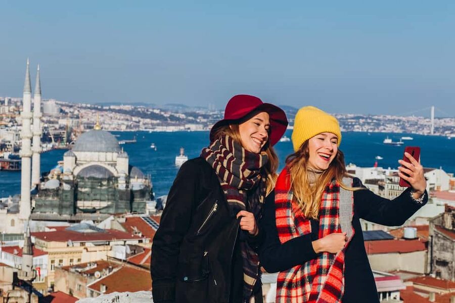 Istanbul: Private Sightseeing 2, 4 or 8 hours with a Local - Driver commentary versus an official tour guide
