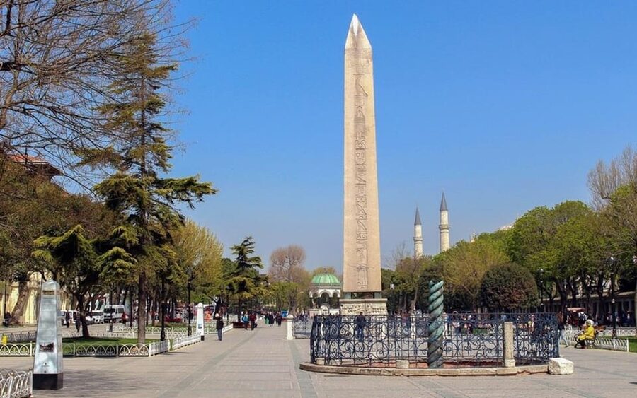 Istanbul: Private Sightseeing 2, 4 or 8 hours with a Local - Price and logistics: what $84 per person really covers
