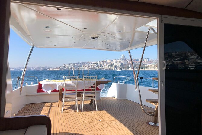 Istanbul Private Yacht Tour - 2 Hours - Anadoluhisarı, the Fatih Sultan Mehmet Bridge, and Rumelihisarı