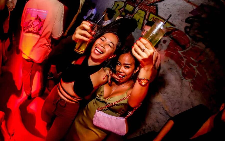 Istanbul: Rooftop Pub Crawl with Party Bus - Key highlights to look for