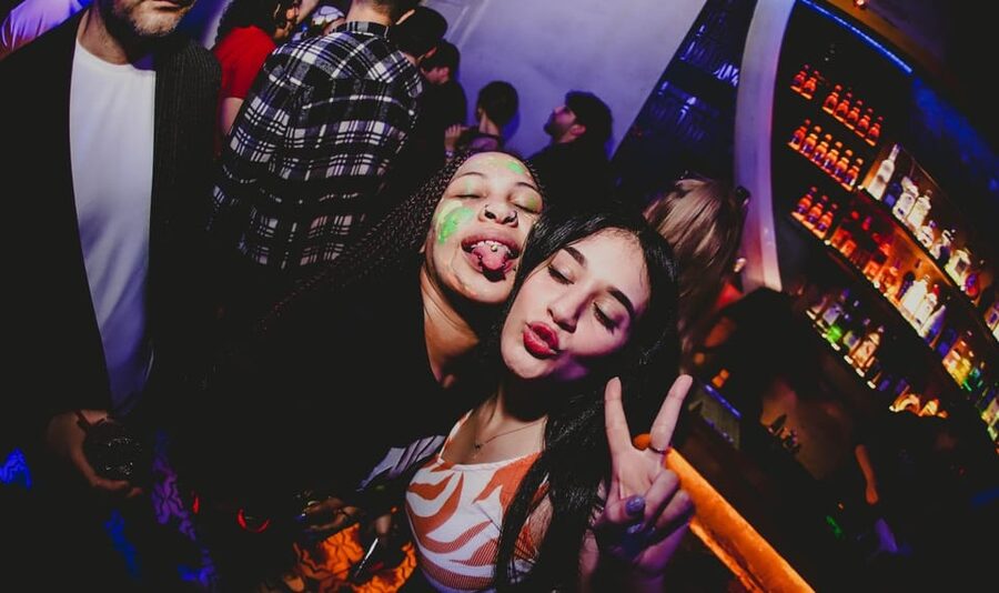 Istanbul: Rooftop Pub Crawl with Party Bus - What the $28 price really covers, and what you should budget for