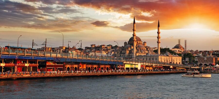 Istanbul: Semi Private Bosphorus Tour - Hotel Lobby Pickup and a Licensed Guide You Can Trust
