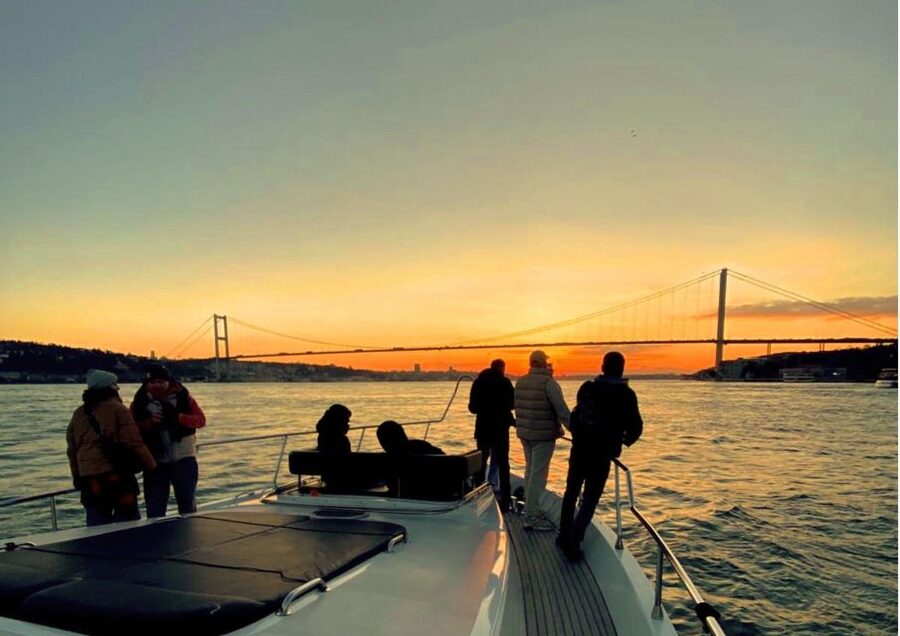 Istanbul: Small-Group Luxury Yacht Sunset Cruise w/ Snacks - Why a Bosphorus sunset cruise is such a smart Istanbul move