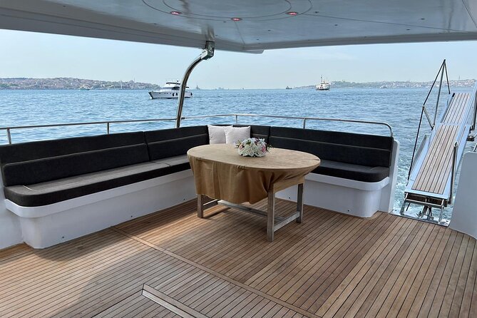 Istanbul: Small-Group Yacht Cruise with Snacks, Sunset or Daytime - The Galata Bridge break: a one-hour pause for legs and photos